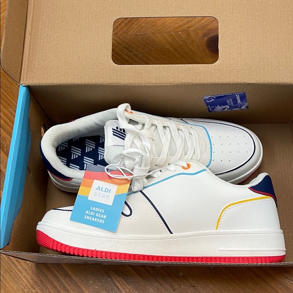 Aldi Gear Ladies White Sneakers 9 NIB 2024 - Picture 2 of 10